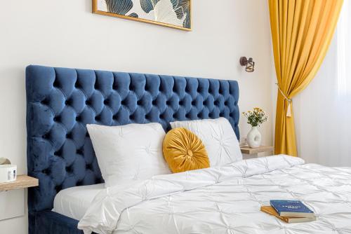 ARI - AFI Mall Luxurious Apartments with Free Parking