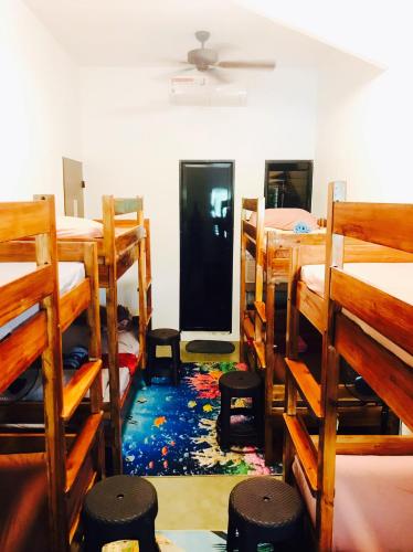 Ezkinita Room Rental - Near the Airport, City Center of Puerto Princesa Palawan