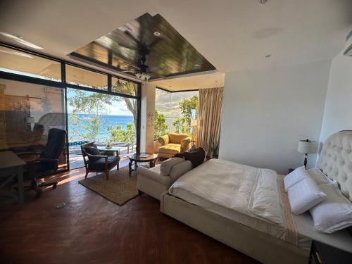 The French Villa-Santander Cebu