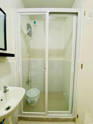 Plumera Condo Near Airport Malls & Schools with Elevator