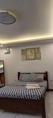 B Mary's Staycation in Tanza CAVITE Condo Type with balcony 2 person