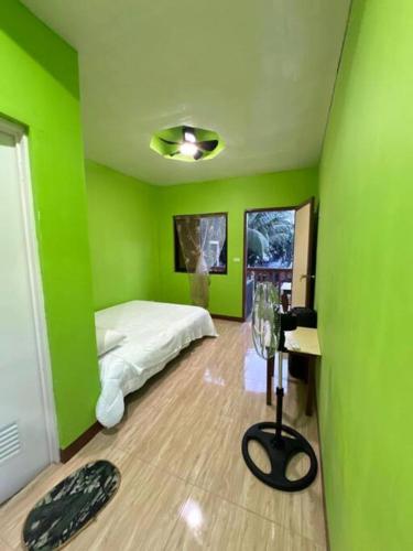 Kiarra Krisxia Lodge