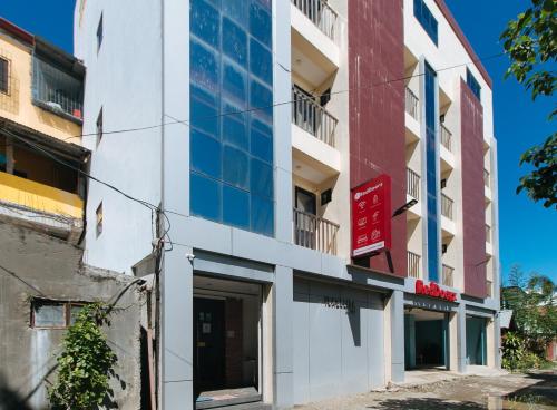 RedDoorz @ Isabelita Hotel Tugegarao City