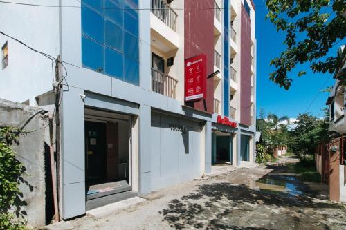 RedDoorz @ Isabelita Hotel Tugegarao City