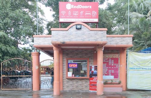 Goldland Spring Resort by RedDoorz