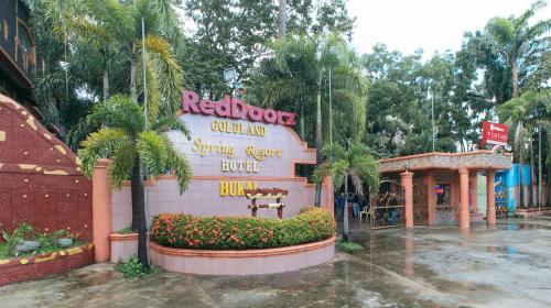 Goldland Spring Resort by RedDoorz