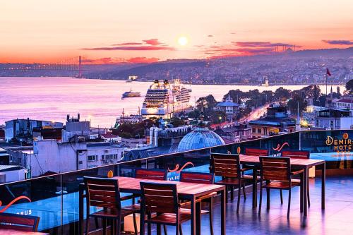 Demiray Hotel