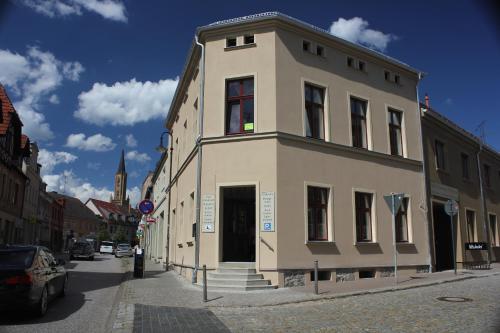 Cafe und Gästehaus INNFernow