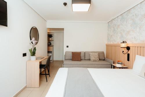 Aqua Beachfront Elegant Hotel