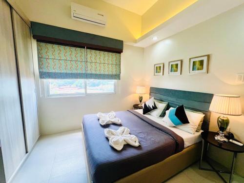 City Center 1-bedroom with balcony and washer