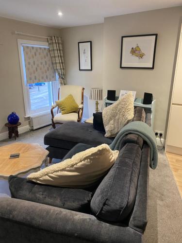 Kezbah2 22 the square centre of Dalston village