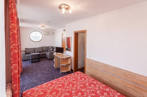 Hotel OPERA
