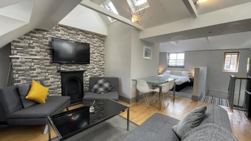 Ei8ht Brighton Apartments