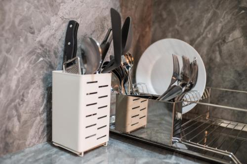 A Stylish Stay in Batangas City - Unit 103