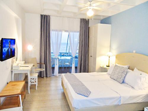 Seafront Studios & Apartments