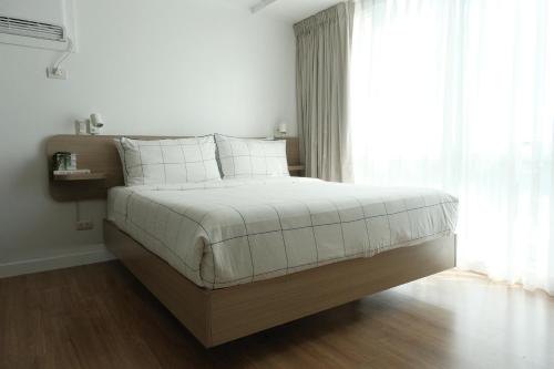 Very Demure, very spacious Studio Abreeza Place