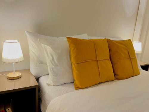 Group-Friendly Stay, Minutes from the Airport
