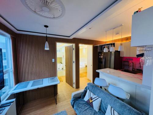 Condo Ferdge's Staycation