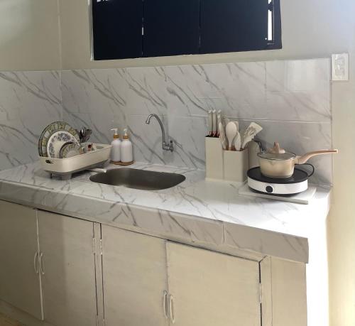 Brand new 2BR 2mins from the Beach with Fast WIFI