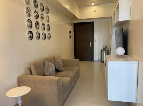 Uptown Parksuites Apartments Tower 1 BGC by PH Staycation