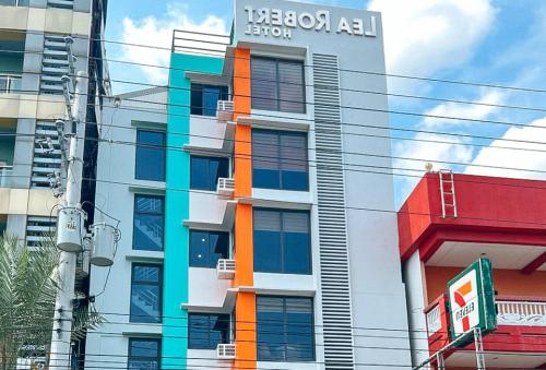 Lea Robert Hotel Angeles Pampanga by RedDoorz