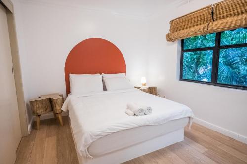 HILLSIDE Nest Townhouse in Subic Bay with Self-Serve Breakfast- Full AC, Monkeys, Pet Friendly with a Fee