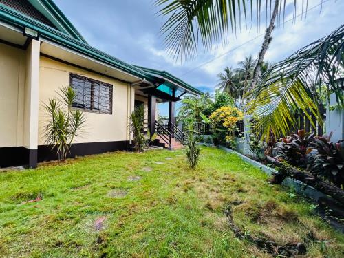 General Luna Villa with kitchen, wifi and parking