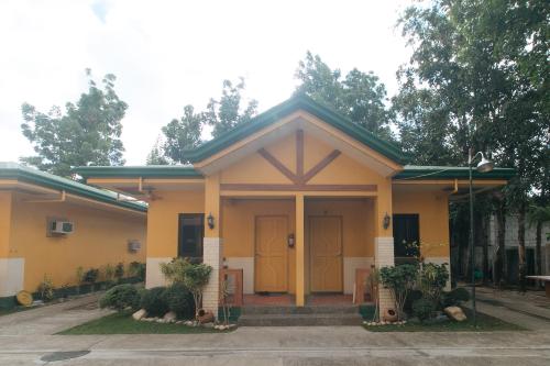 Farm Side Hotel