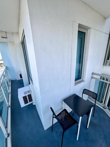 Azure 2Br 1Ba with City View Balcony and Free Parking