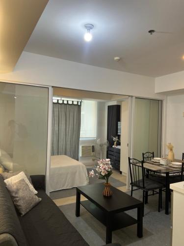 Maui Cave Staycation - Azure Urban Resort Residences