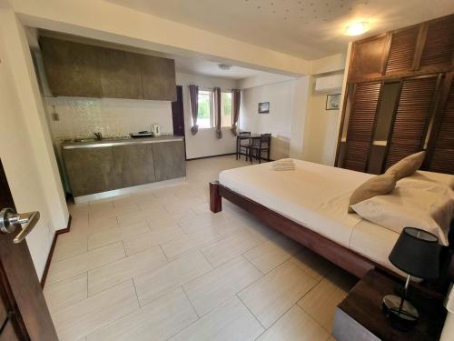 Day & Night Accommodations