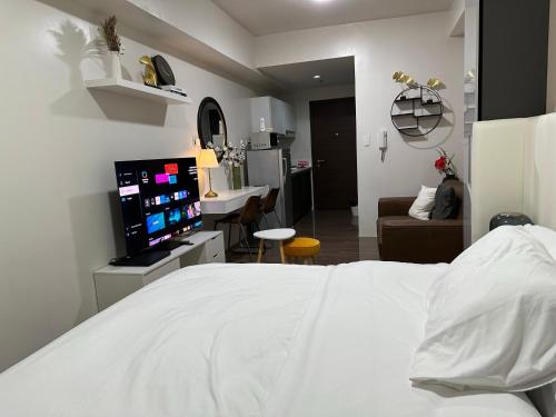 King-size Bed Makati Condo