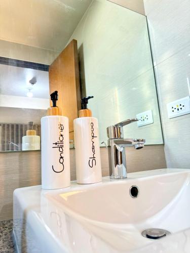 Eastwood Global Plaza Luxury 1Bed Room with 2 Toilets and Laundry Room