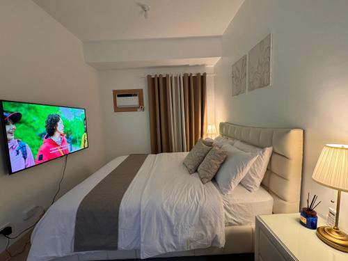 Green 2 SMDC - STUDIO TYPE Condo - Gems Suite Staycation