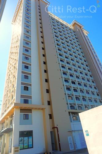 Affordable Stay with Free Pool, Netflix & Wifi Alabang SC1