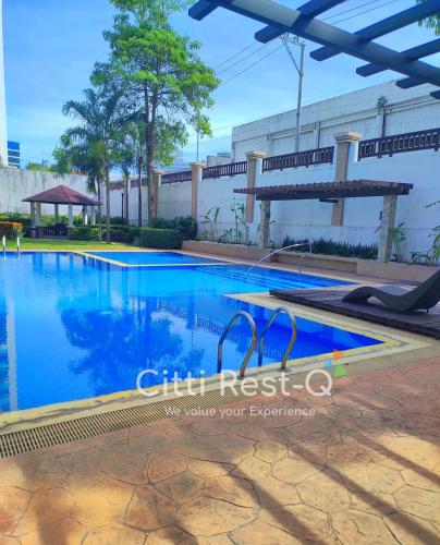 Affordable Stay with Free Pool, Netflix & Wifi Alabang SC1
