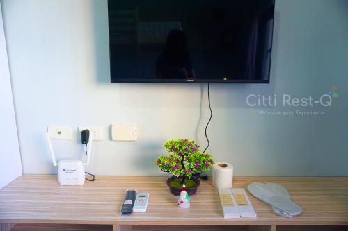 Affordable Stay with Free Pool, Netflix & Wifi Alabang SC1