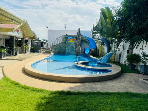 VickyBella's FUNadise Private Resort