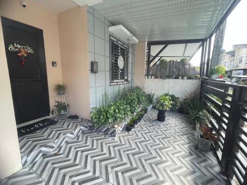 Mago Nouveau Residence 3bdrm-3bath Subdivision