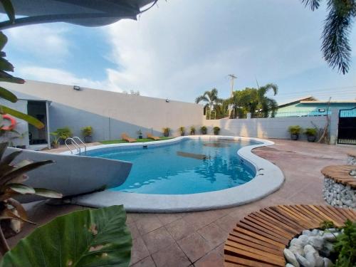 Sunny at DJE Villa