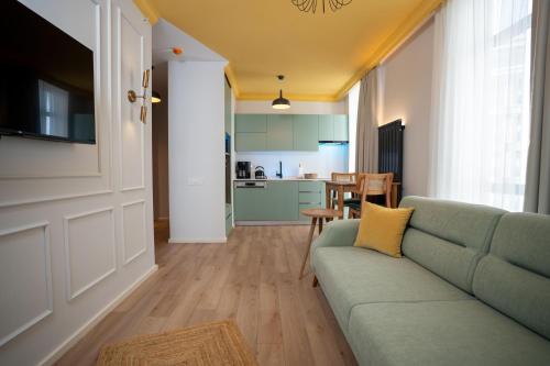Bird Nest Suites