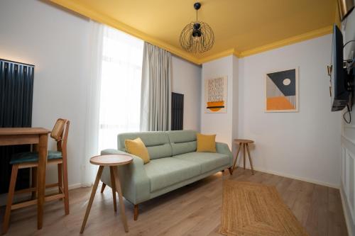 Bird Nest Suites