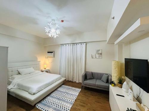 Cozy and Sunny Apartment near to Mactan Cebu International Airport - Amani Grand Resort & Residences