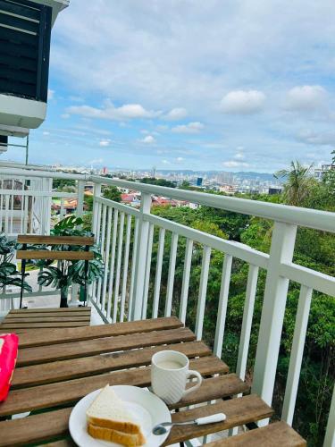 Cozy and Sunny Apartment near to Mactan Cebu International Airport - Amani Grand Resort & Residences