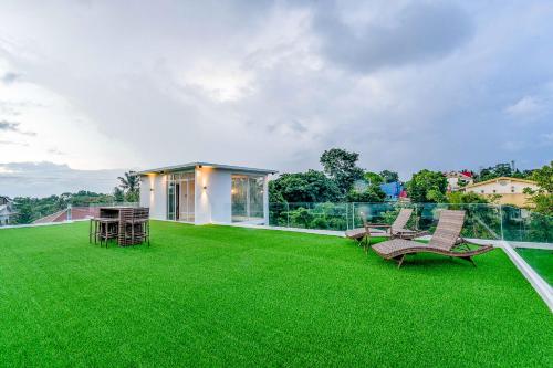 Luxurious Cliff House Tagaytay