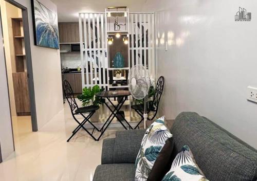 Elegant Family Getaway 2BR Apartment in Puerto Princesa with Balcony - B2 5Moonstone