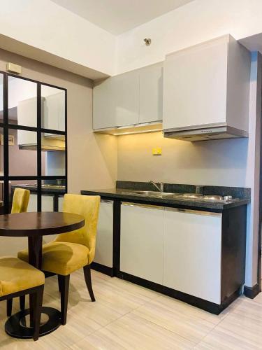 Lancaster Hotel Manila