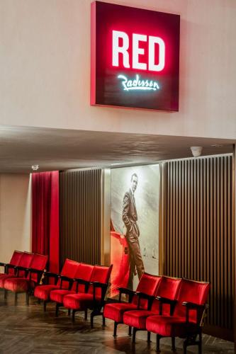 Radisson RED Hotel London Heathrow