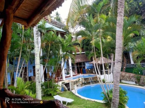 Dolphinbay Beachfront & Dive Resort
