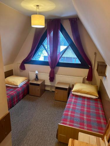 Schronisko Mlodziezowe PTSM Szarotka